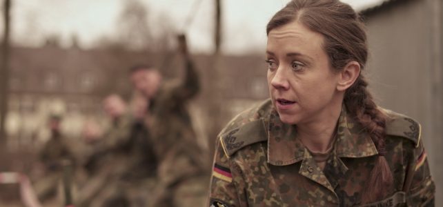 Frau Major und ihre Soldaten zum Krieg in Europa